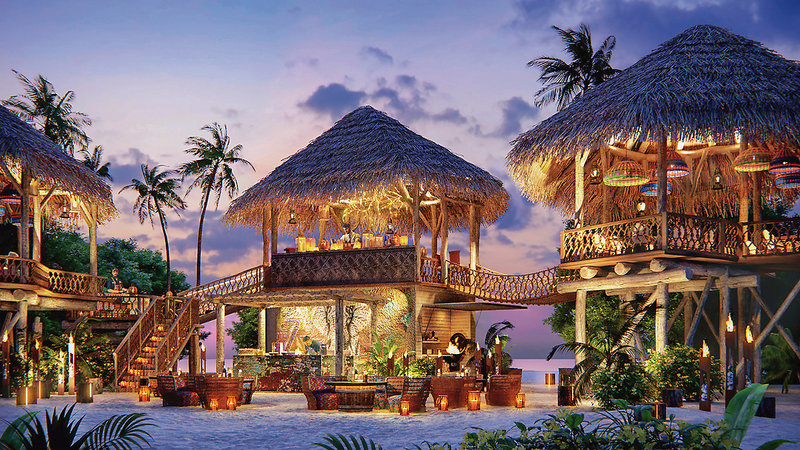 JW Marriott Maldives Resort & Spa - In der Anlage am Abend unterwegs