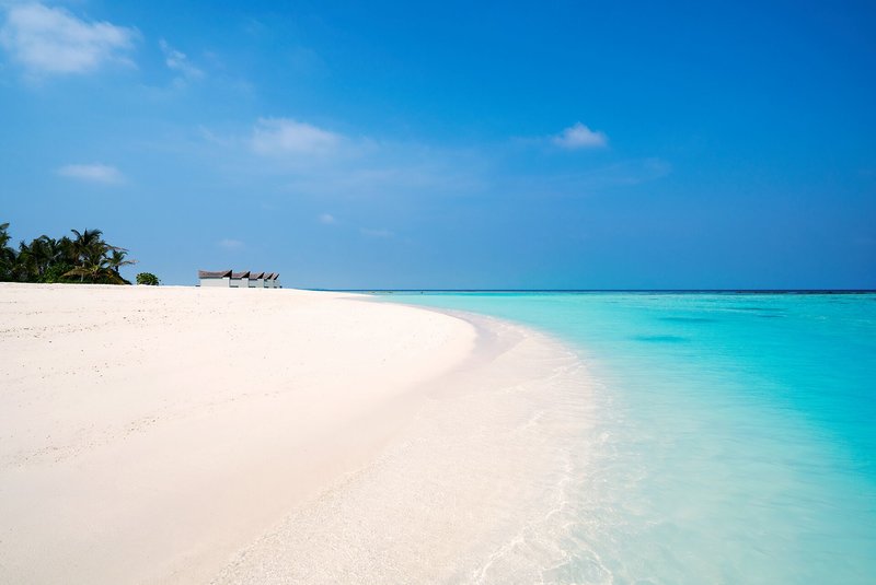 Mövenpick Resort Kuredhivaru Maldives - Am Traumstrand