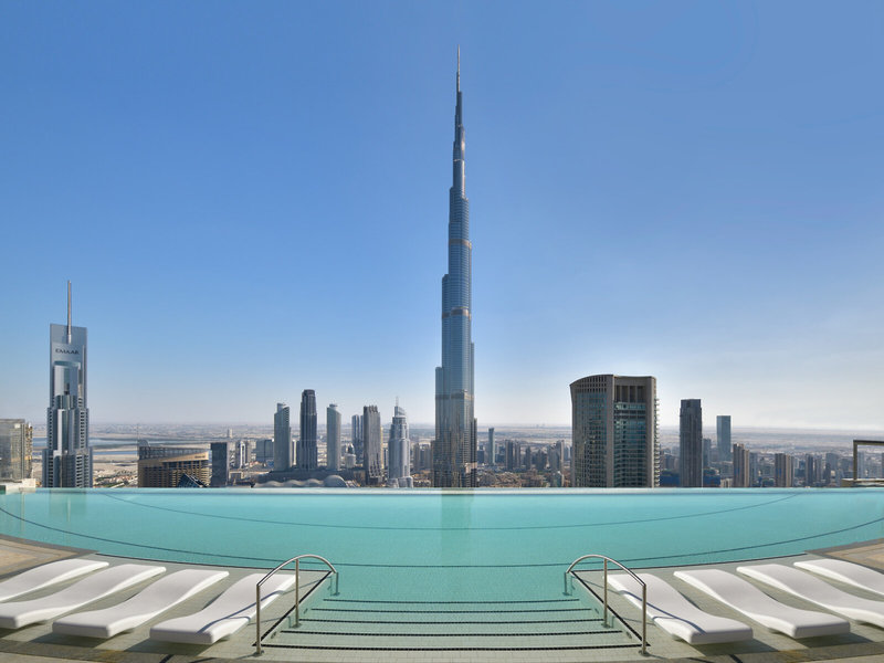 Address Sky View Hotel & Residences - Vom Sky Pool auf den Burj Khalifa blicken