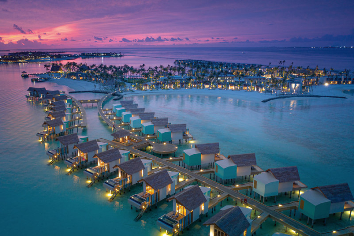 Hard Rock Hotel Maldives - Es wird Nacht über dem Resort