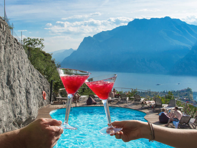 Garda Hotel Forte Charme - Ein Drink am Pool