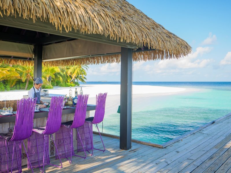 Kandolhu Maldives - Die Bar am Ozean